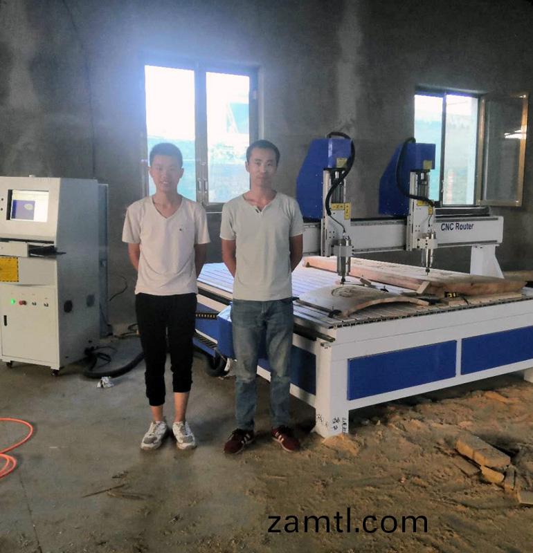 山西(xi)晉中(zhong)1825獨立(li)雙(shuang)頭(tou)數(shu)控(kong)鵰(diao)刻機