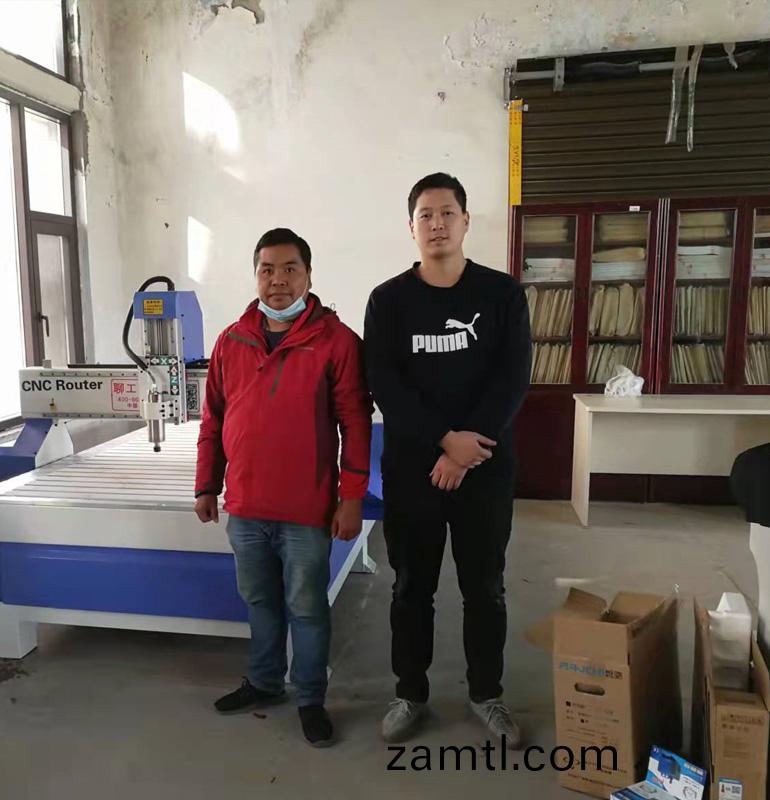 湖(hu)北荊州(zhou)1325木工(gong)鵰刻(ke)機(ji)