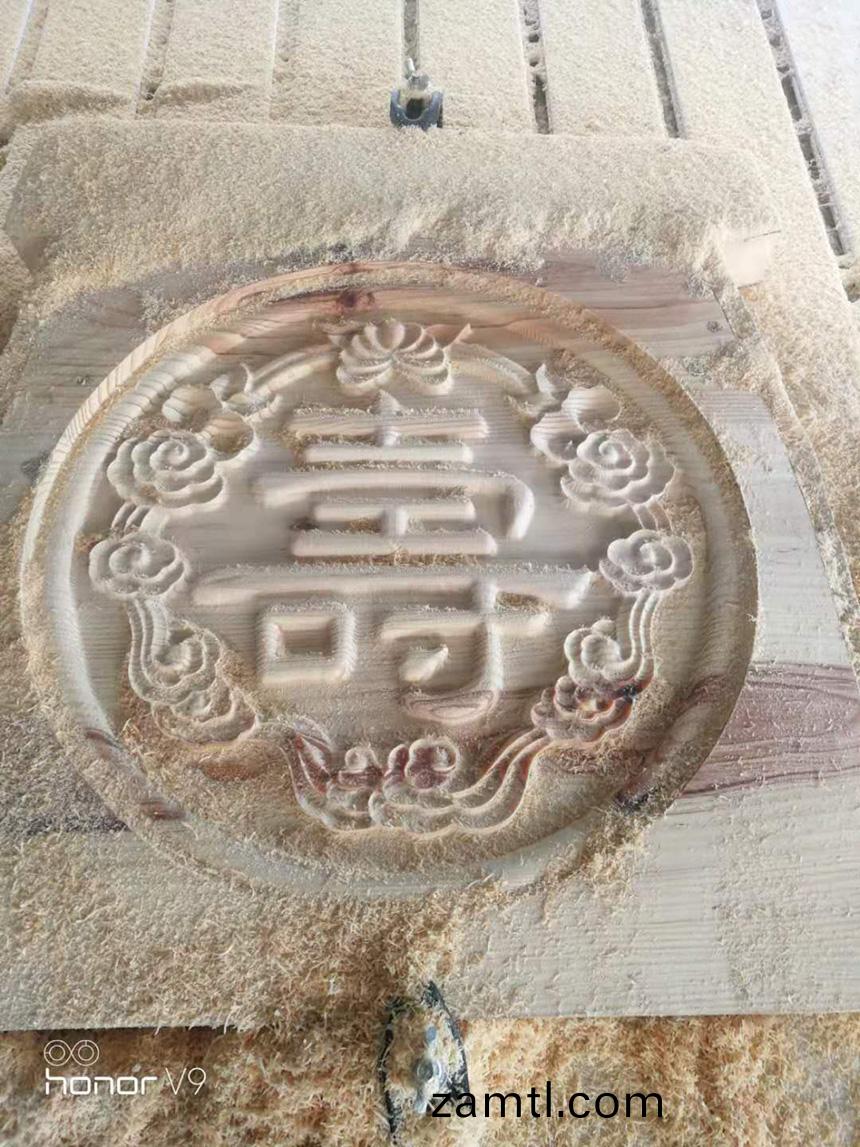 1825雙頭(tou)木(mu)工(gong)機(ji)鵰刻樣品(pin)